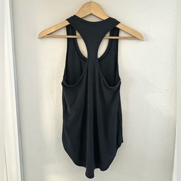 Lululemon Yogi Loose Fit Front Pocket Athletic Racer Tank / Heathered Black Sz 2 - Picture 11 of 12